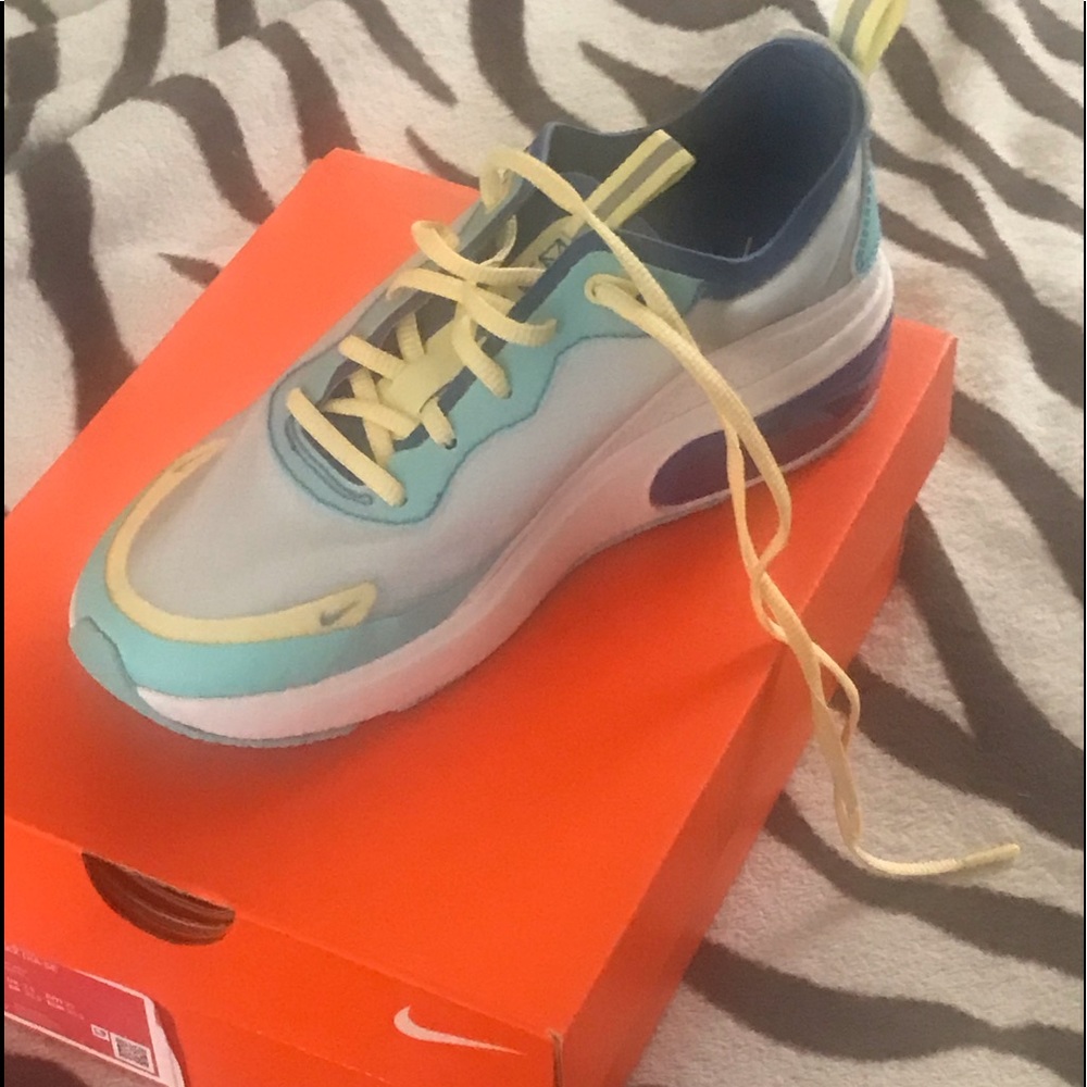 Ladies Nike Air Max